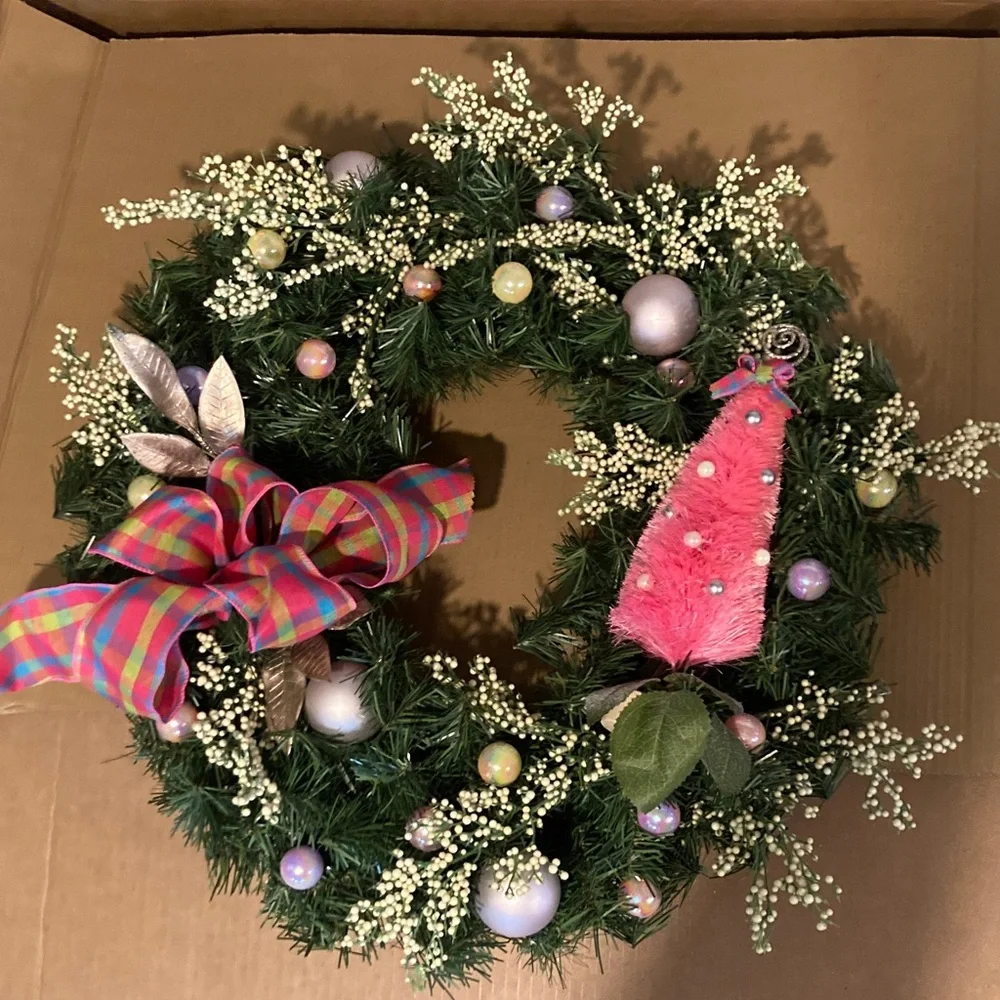 🎄Fuchsia Bottle Tree Holiday Wreath